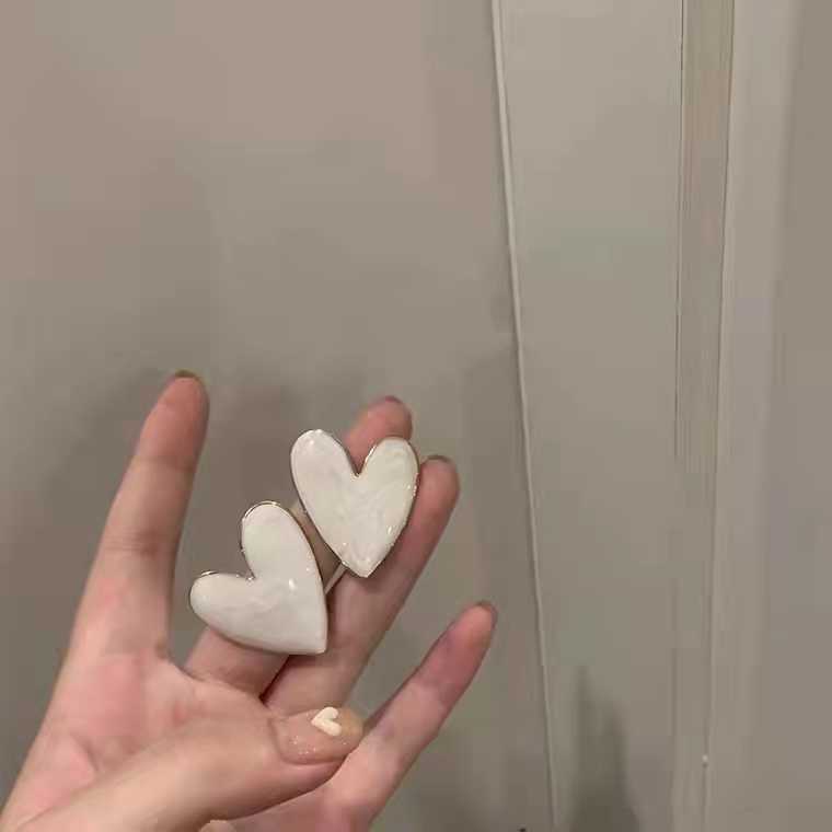 钛钢耳饰 夸张晕染甜酷大爱心耳环耳钉女港风新款潮秋季款