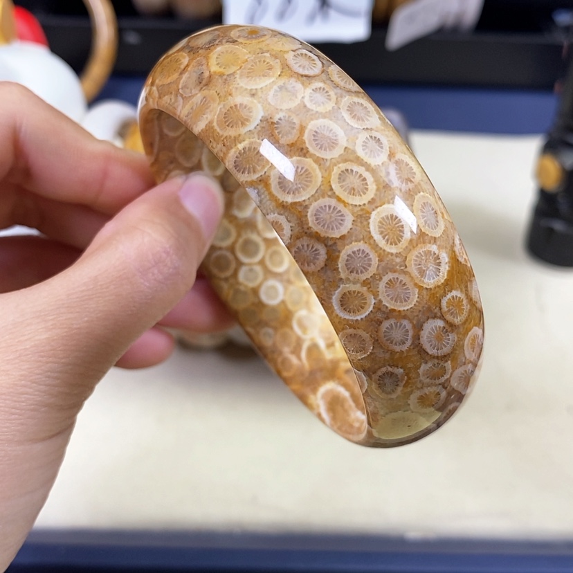 【闪购商品】硅化珊瑚（珊瑚玉）手镯未镶嵌路**下