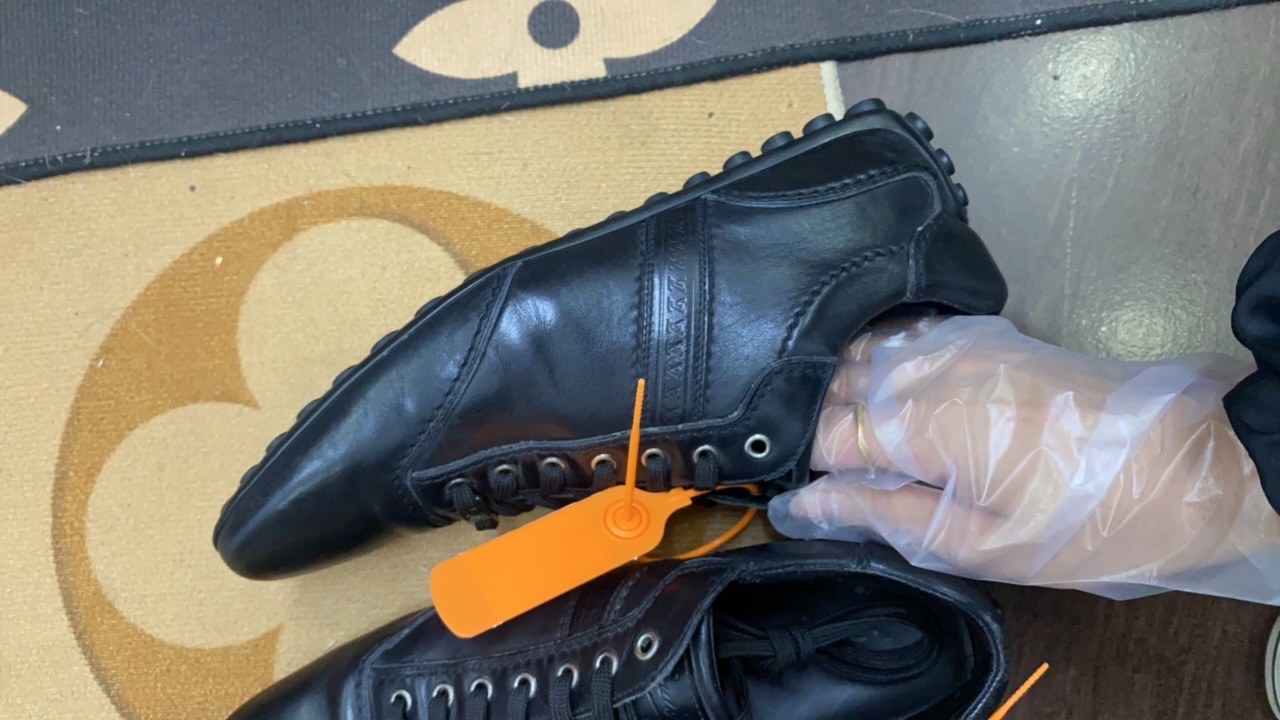 Lv 39豆豆尖头皮鞋