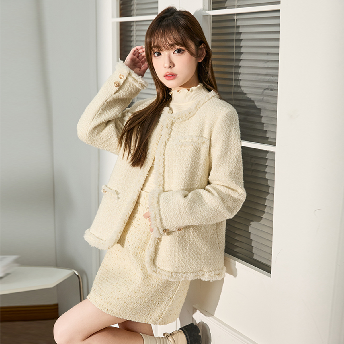 DC039 唐狮冬季女气质羽绒服小香风精致设计感轻薄短款
