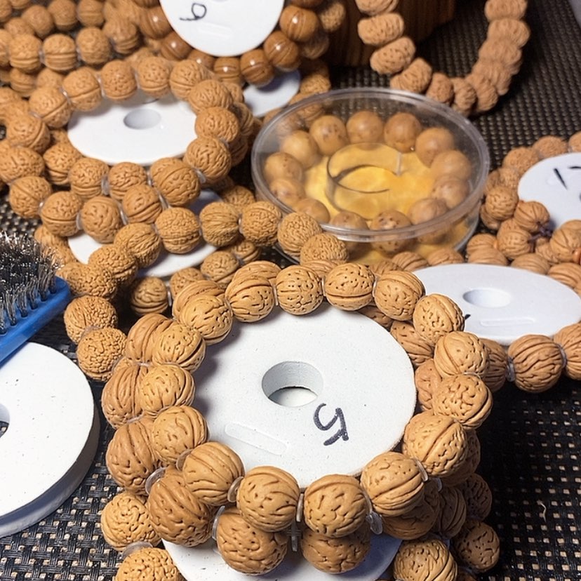 【闪购商品】桃核吊坠牛*飞