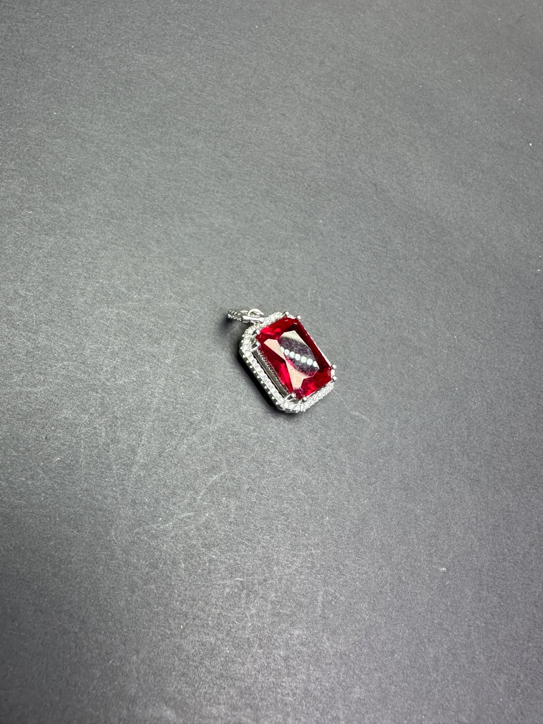 微镶皇家红宝石吊坠XC71