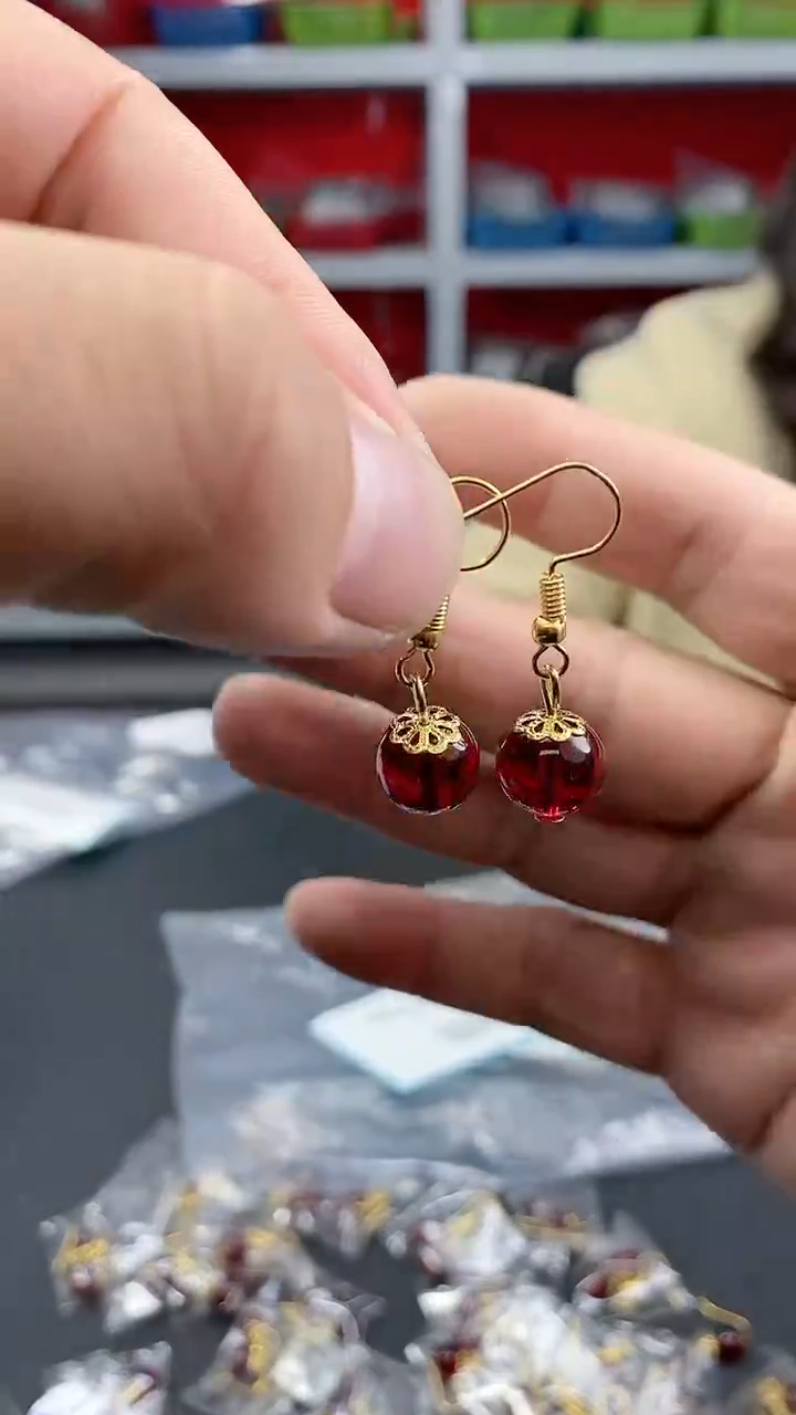 【闪购商品】血珀耳饰未镶嵌9168