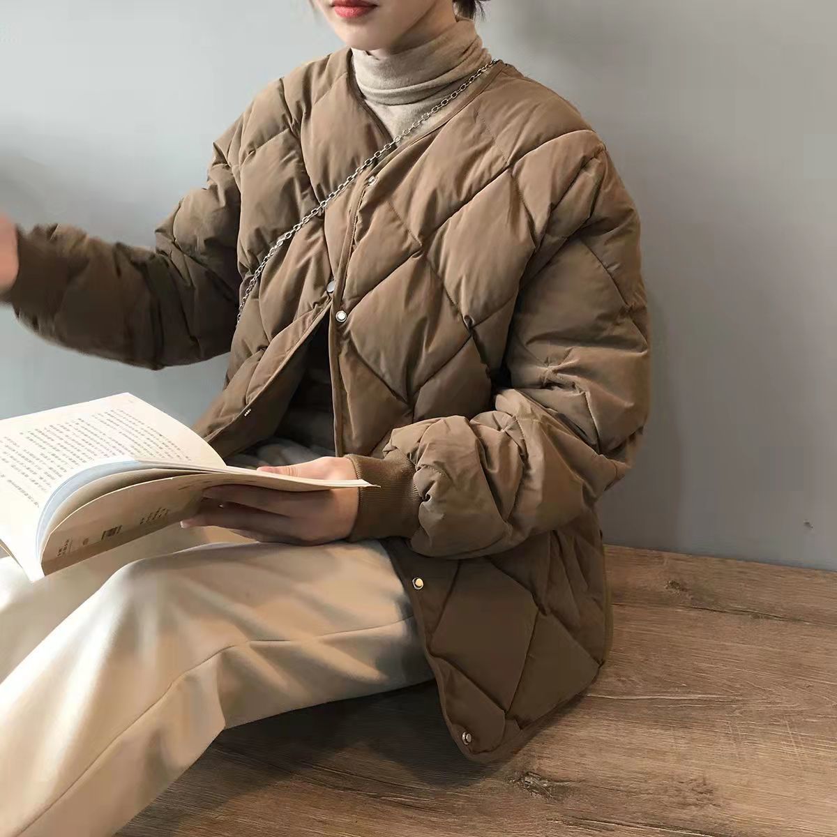 新款菱格羽绒服女冬季2023年新款面包服爆款羽绒服无领羽绒款