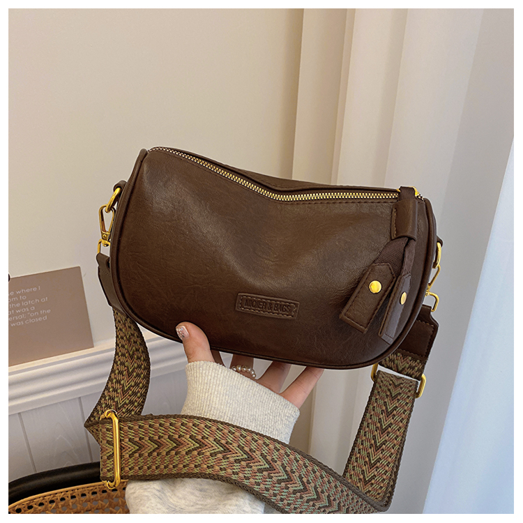 简约秋冬时尚美拉德风枕头包百搭潮流单肩斜挎包2001咖色