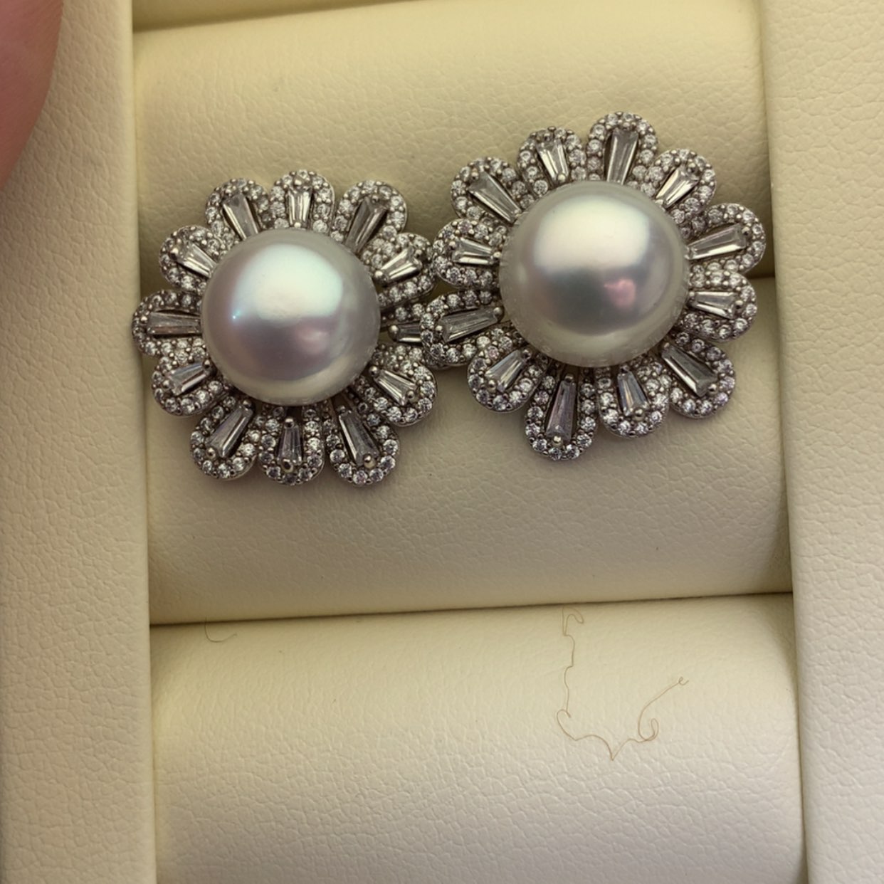 【闪购商品】海水珍珠耳饰银S925镶嵌