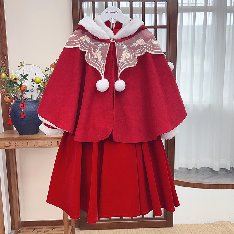 A334女童斗篷秋冬汉服长款过年春秋刺绣复古中国风儿童拜年服红色