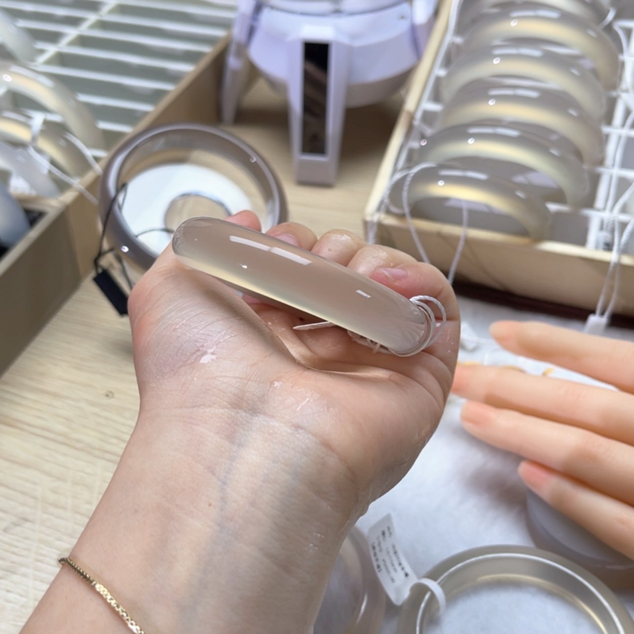 【闪购商品】玛瑙/玉髓手镯未镶嵌L***?