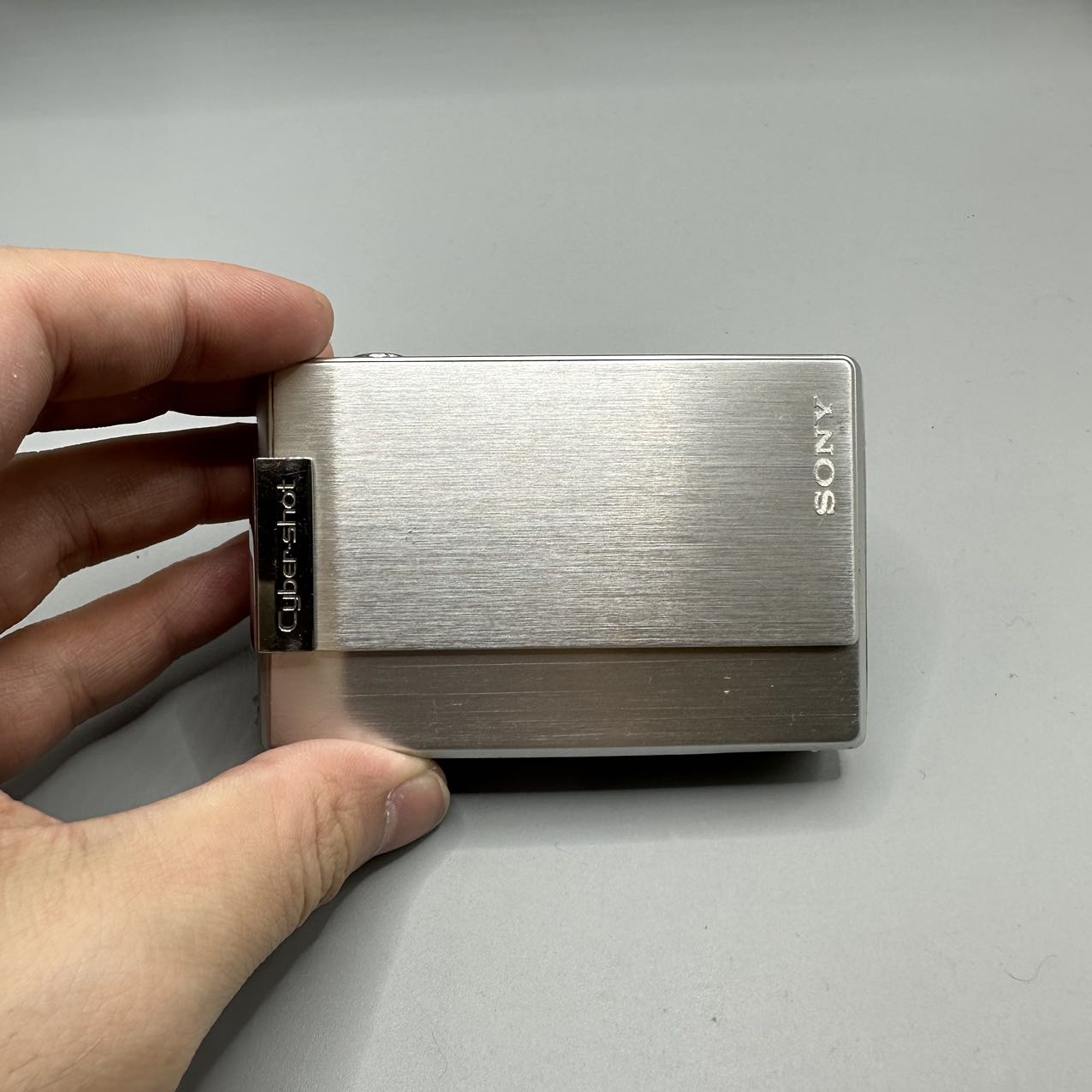 【轩轩家数码】索ni t100 810万像素3倍光学变焦配件齐无暇