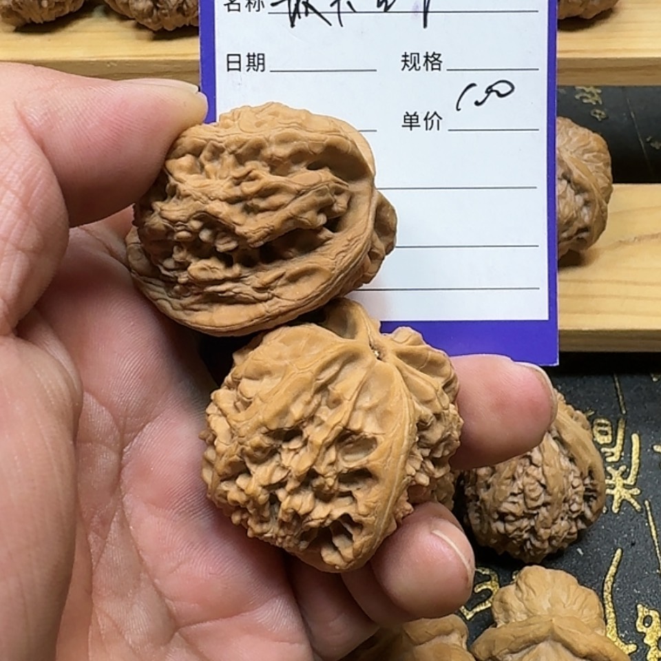 【闪购商品】文玩核桃吊坠最**仰