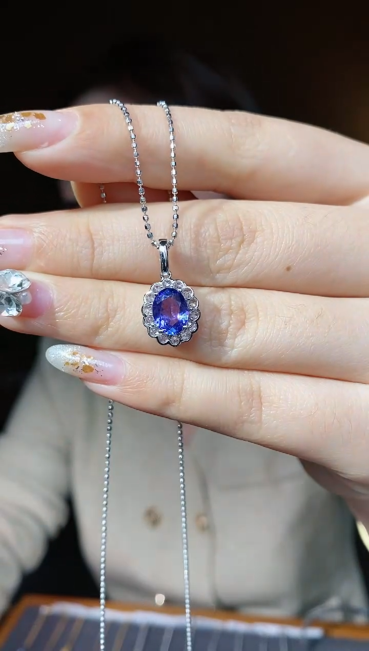 【闪购商品】坦桑石吊坠不含链18K金镶嵌（1.35ct）@@U5166