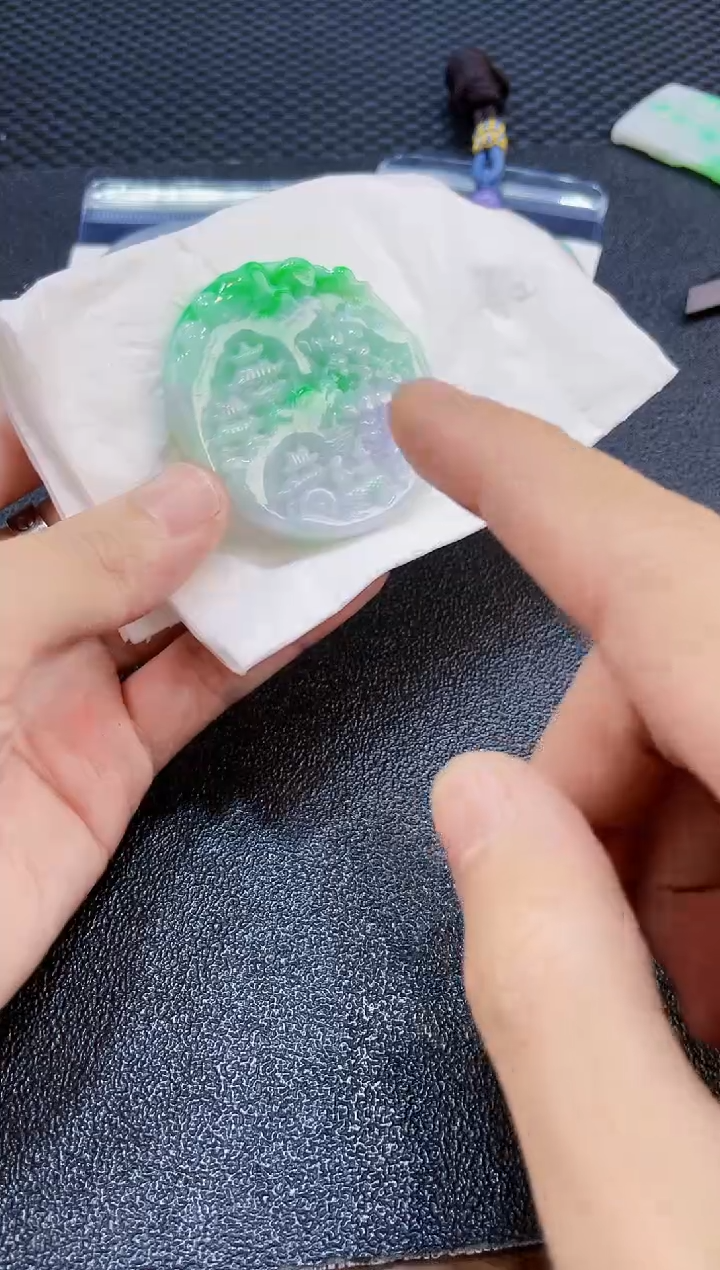 【闪购商品】翡翠吊坠未镶嵌1