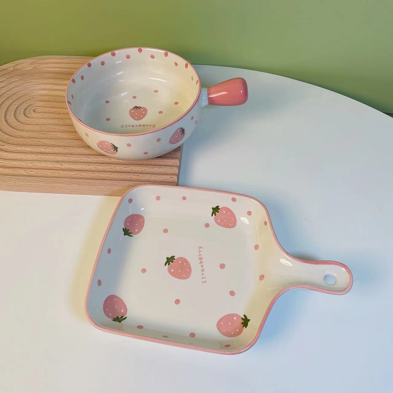烤盘北欧风餐具陶瓷盘微波炉用网红手绘草莓(手柄碗+手柄盘)