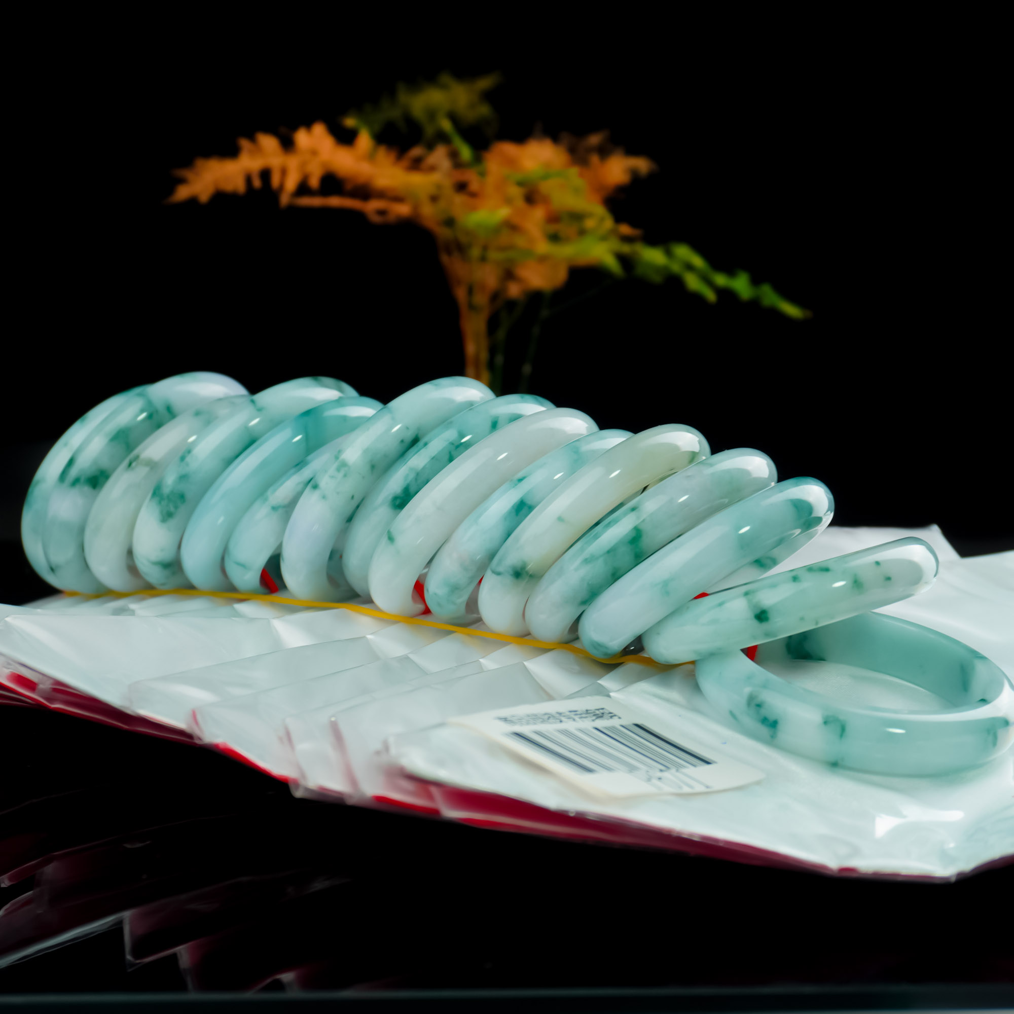 【大李珠宝】翡翠手镯多样性发其一---佩佩--P671