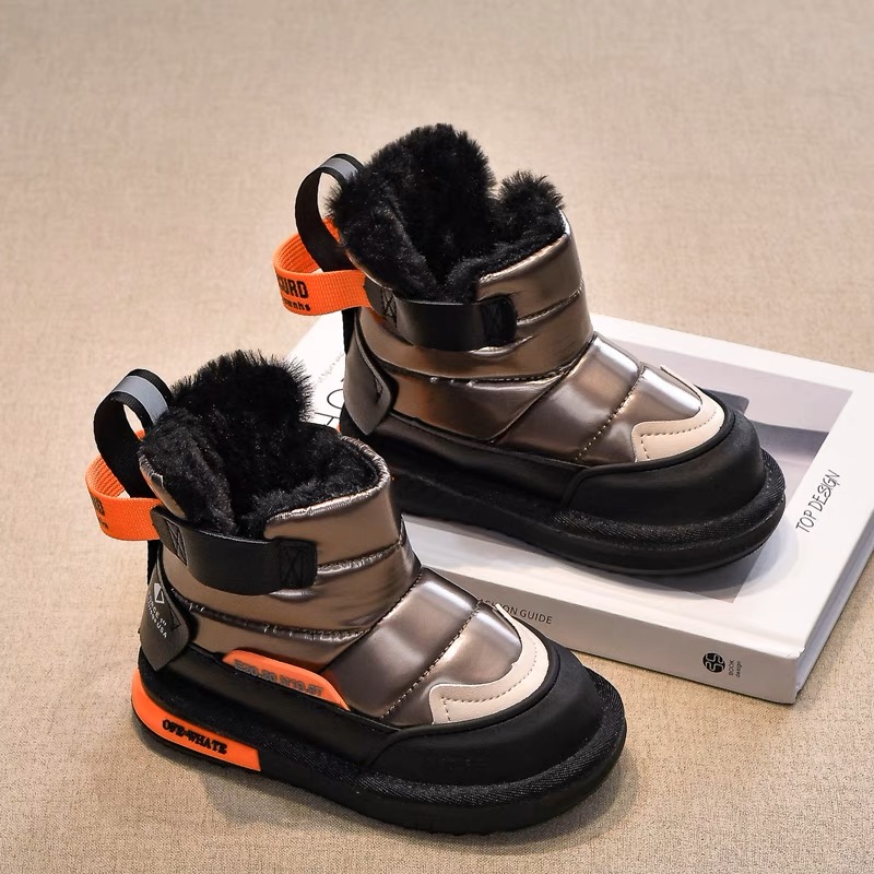 小孩儿童雪地靴2023冬季新款韩版户外加绒男童棉鞋女童加绒防水皮