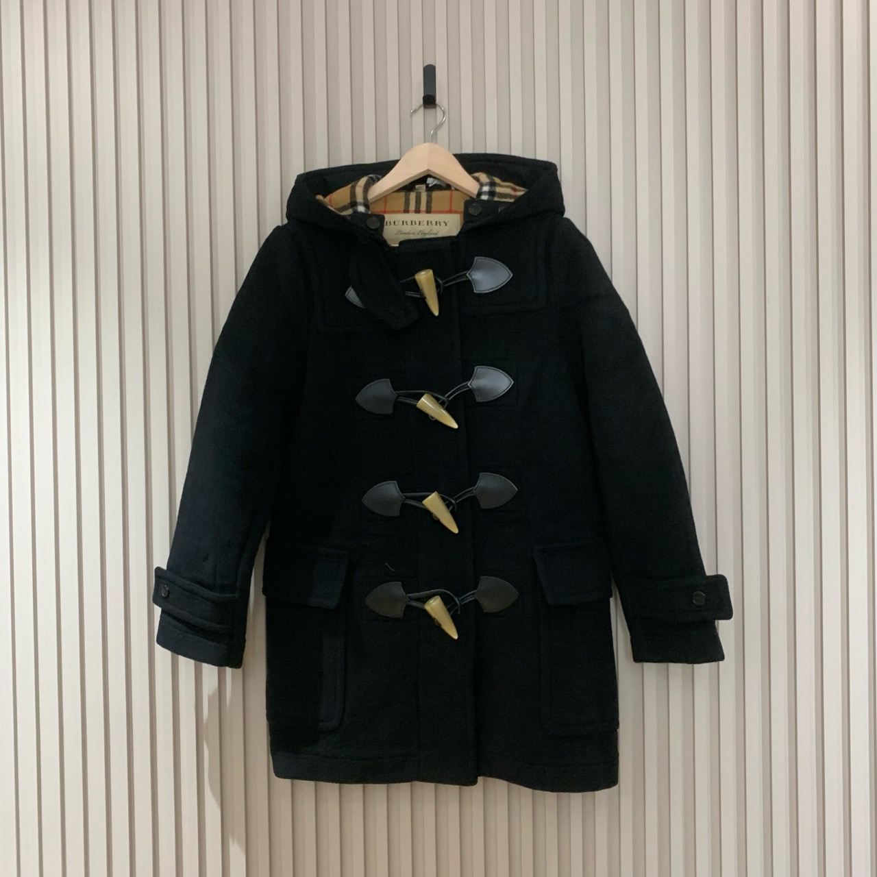 Burberry黑色牛角扣羊绒大衣/38码/99新/12066