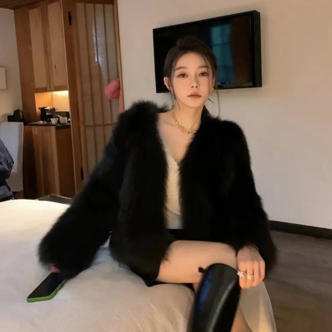 2023秋冬新款毛绒外套女短款环保毛毛棉服托斯卡纳名暖气质小香风