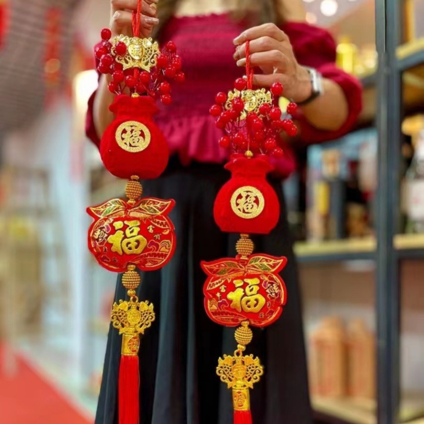 新年春节发财果钱袋代代有福红果流苏绒布撒金连串中国结年货