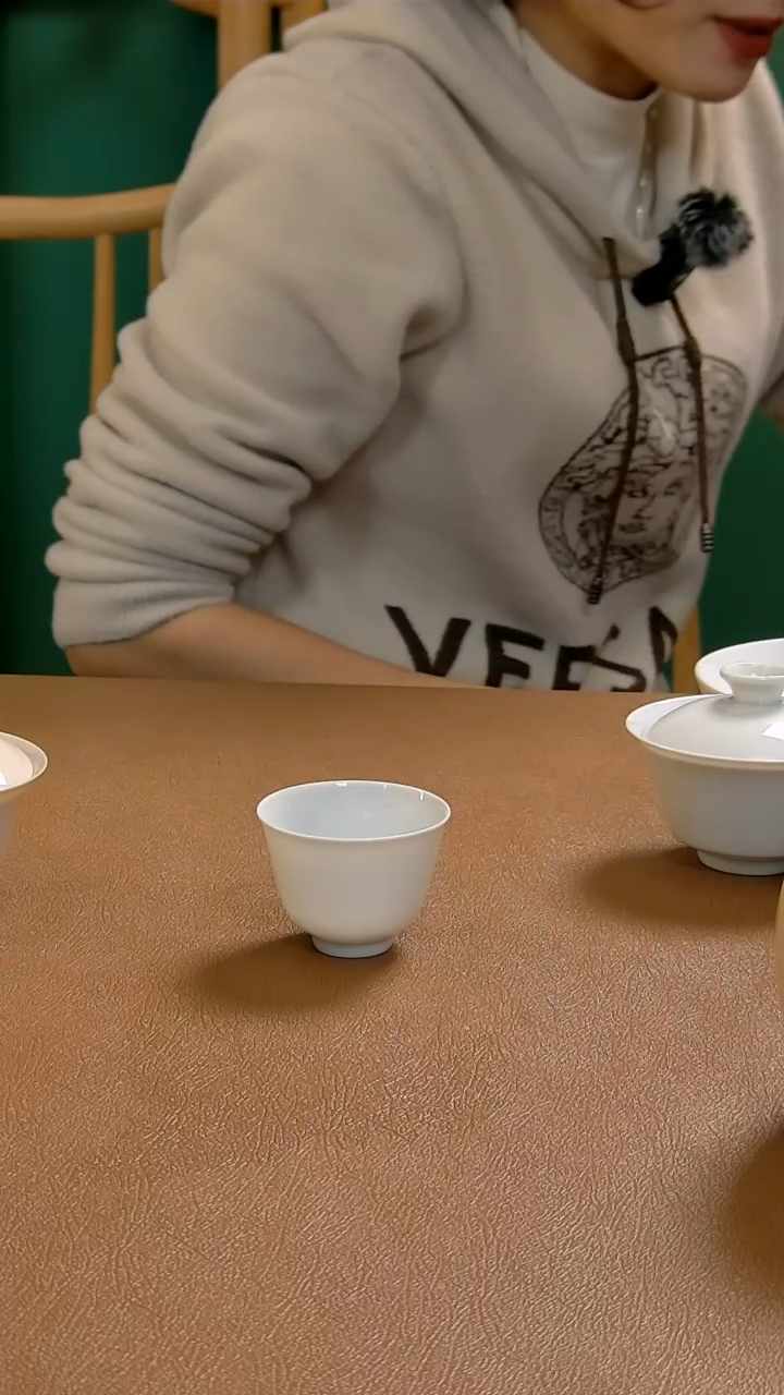 【闪购商品】瓷青白釉花神杯1只