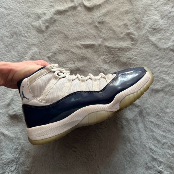 42码 aj11海军蓝 90新 鞋底磨损小 鞋面新 气垫完好 中古篮球鞋