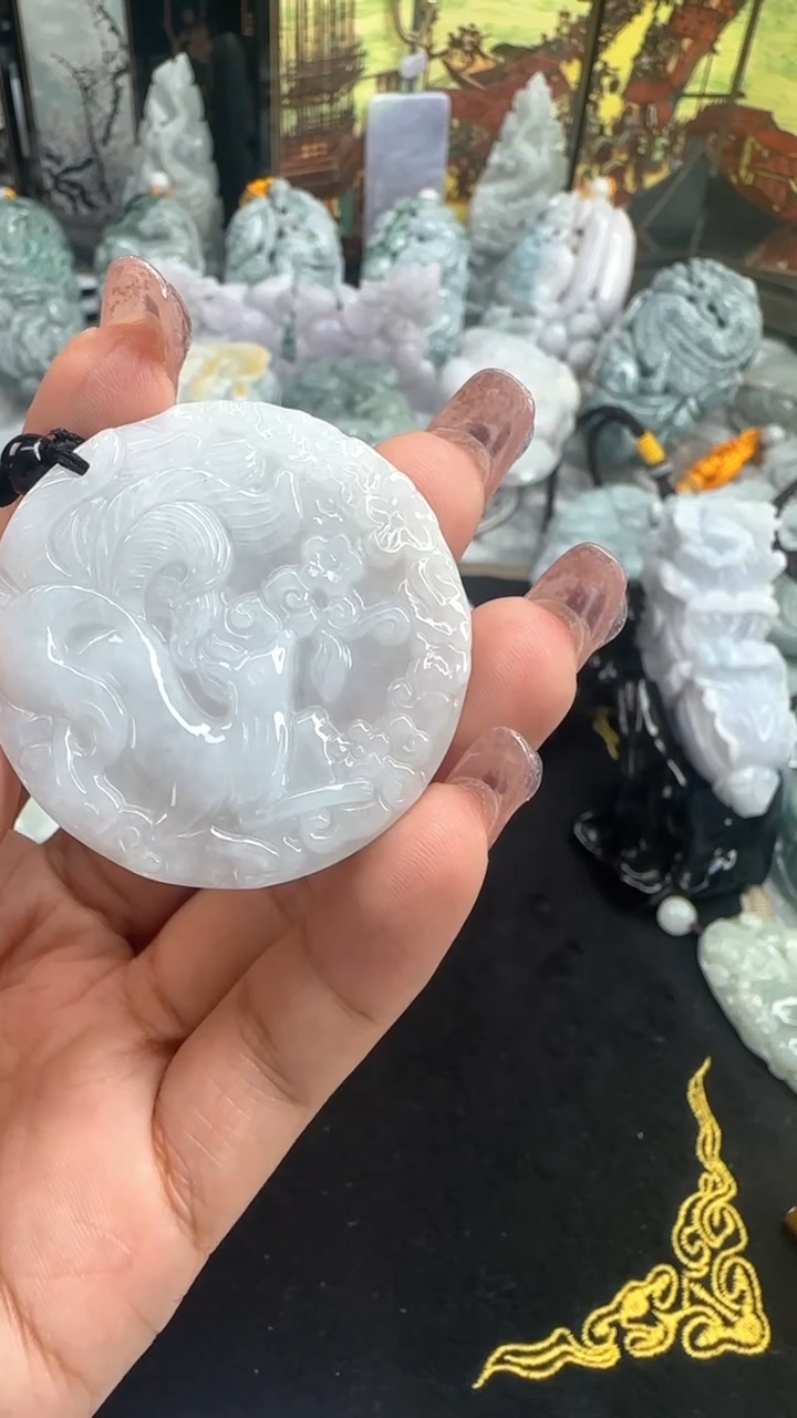 【闪购商品】翡翠颈饰未镶嵌九尾狐
