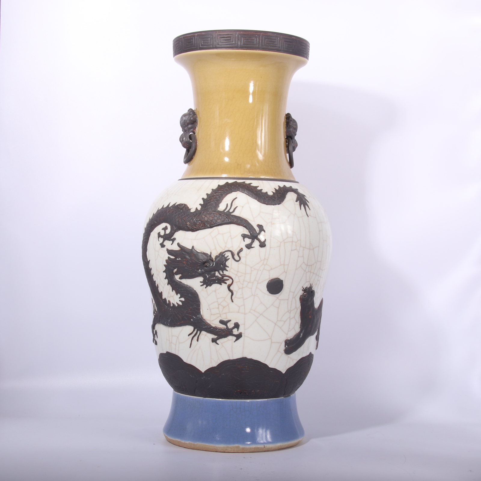 哥釉贴塑龙凤纹双耳盘口瓶11-496