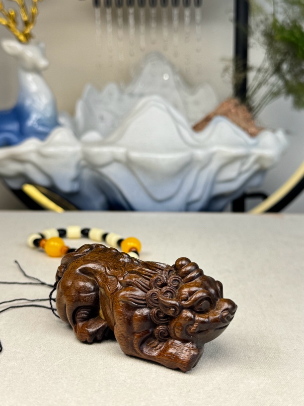 印尼达拉干正区木雕木艺招财守财貔貅小摆件手把件长约8厘米