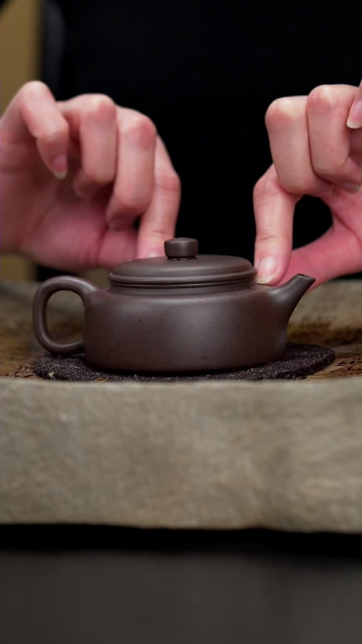 【闪购商品】紫砂茶壶HG深井老紫泥扁德钟120cc