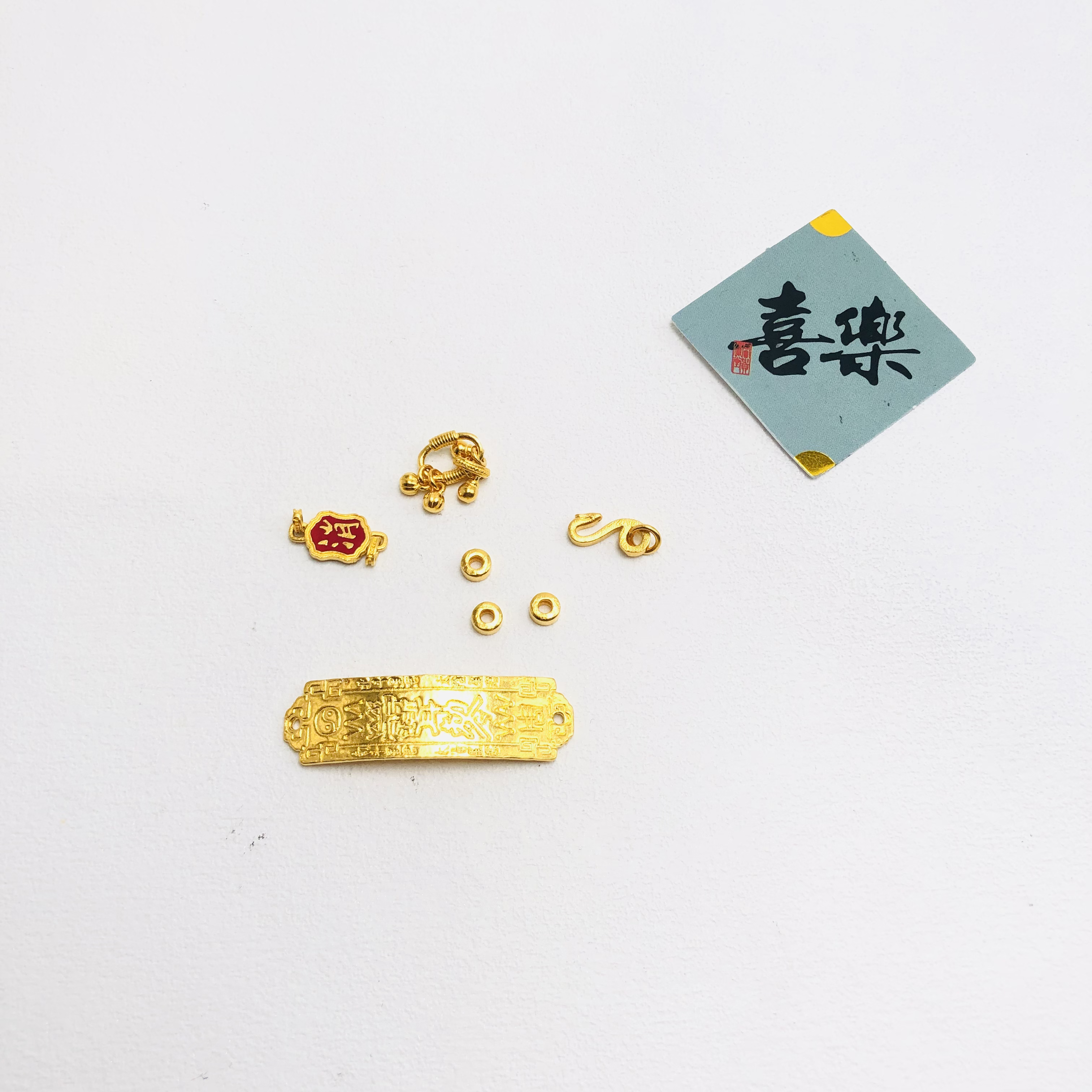 周小福珠宝足金999秋冬新款时尚手牌硕果累累手链