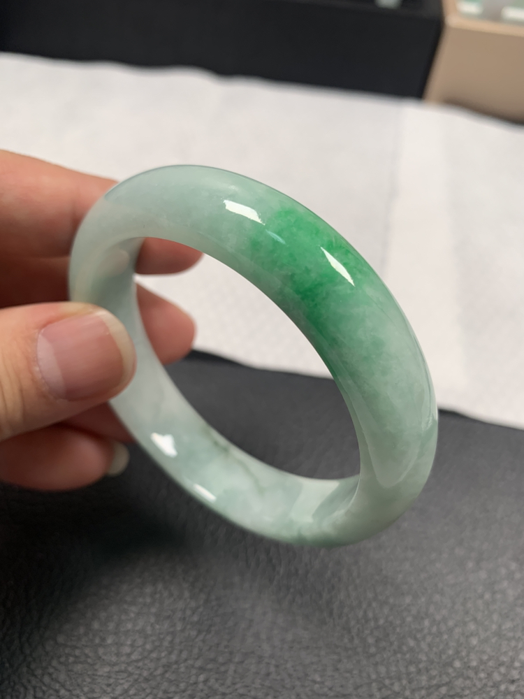 103  天然缅甸翡翠A货  54.6圈白底青翡翠手镯