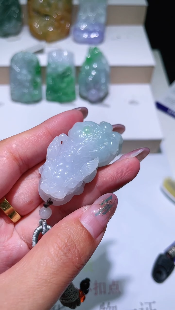 【闪购商品】翡翠颈饰未镶嵌0109662445