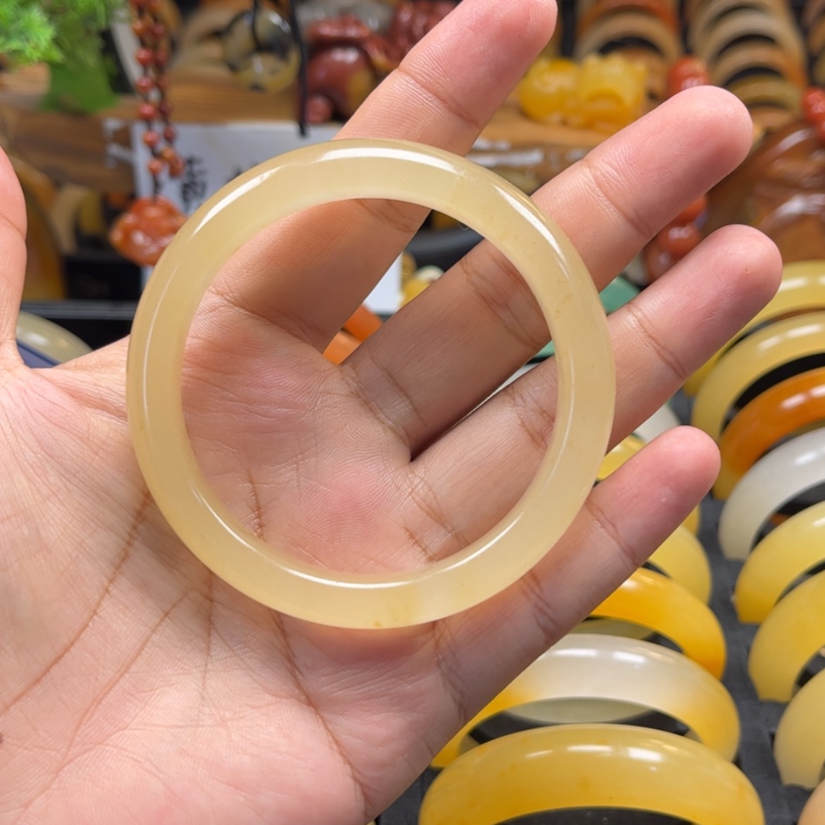 【闪购商品】石英质玉（黄龙玉）手镯未镶嵌木*