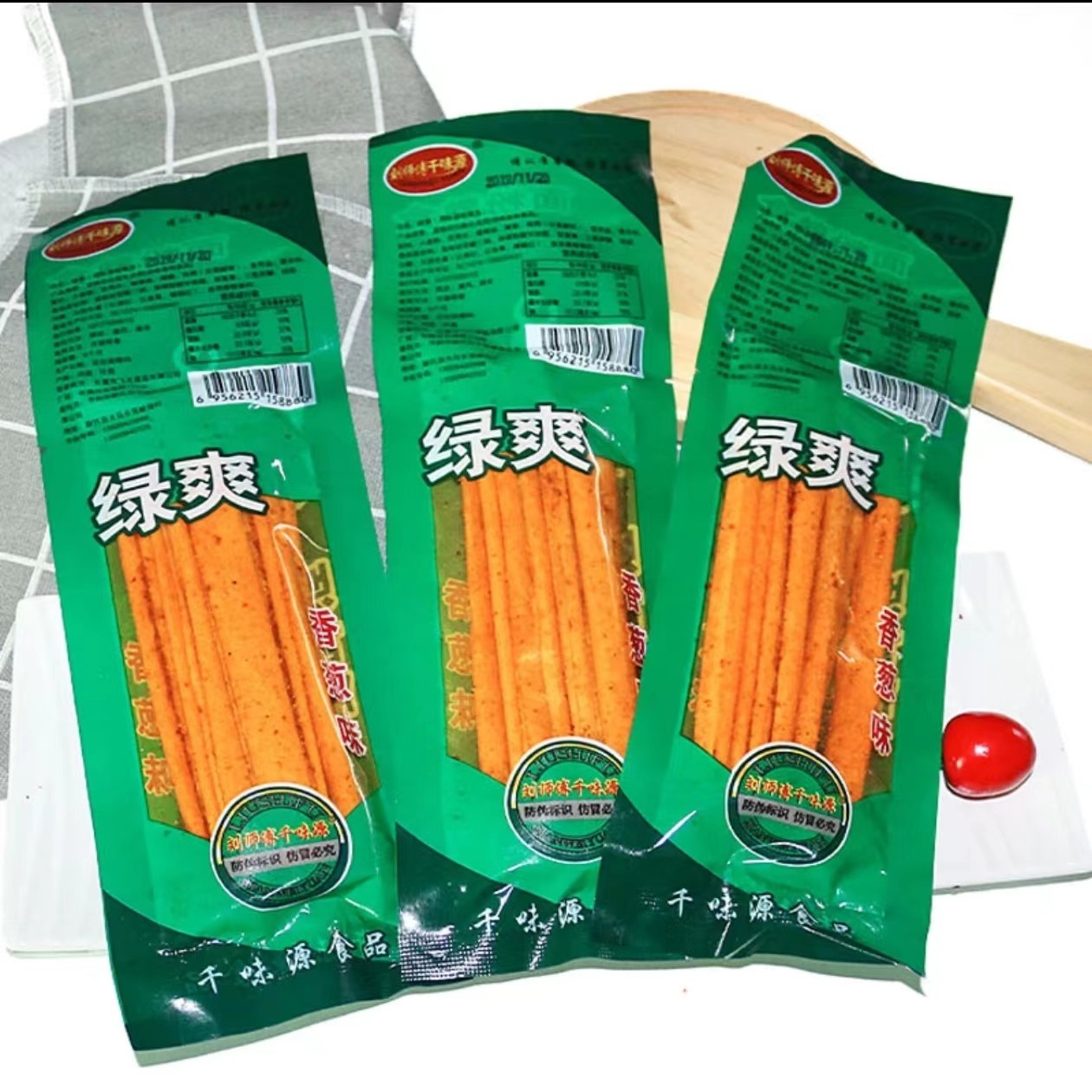 千味源绿爽辣条16克每包8090童年儿时怀旧校园食品零食小时候