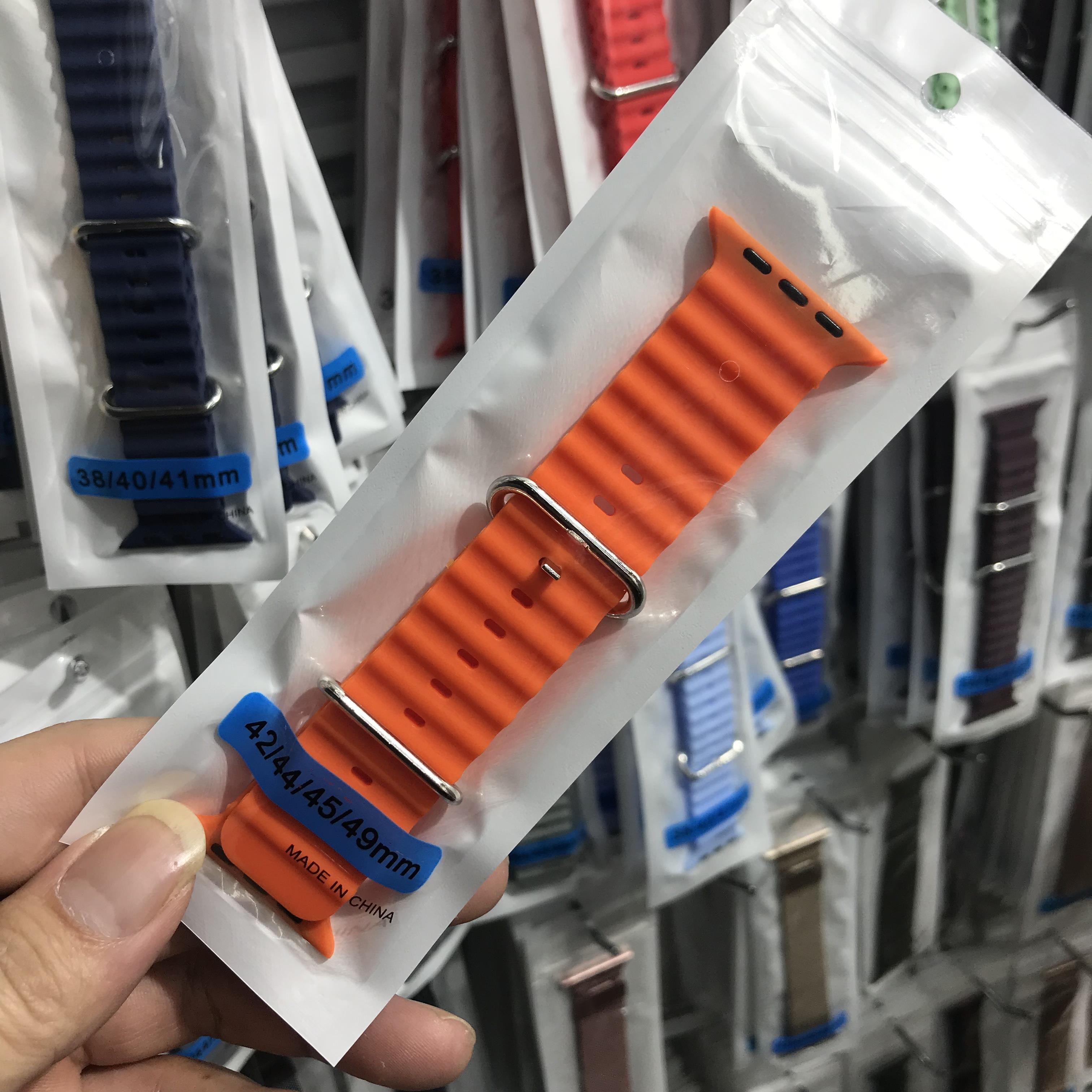 华强北S8新款海洋硅胶表带运动款applewatch8 ultra通用iwatch7/6