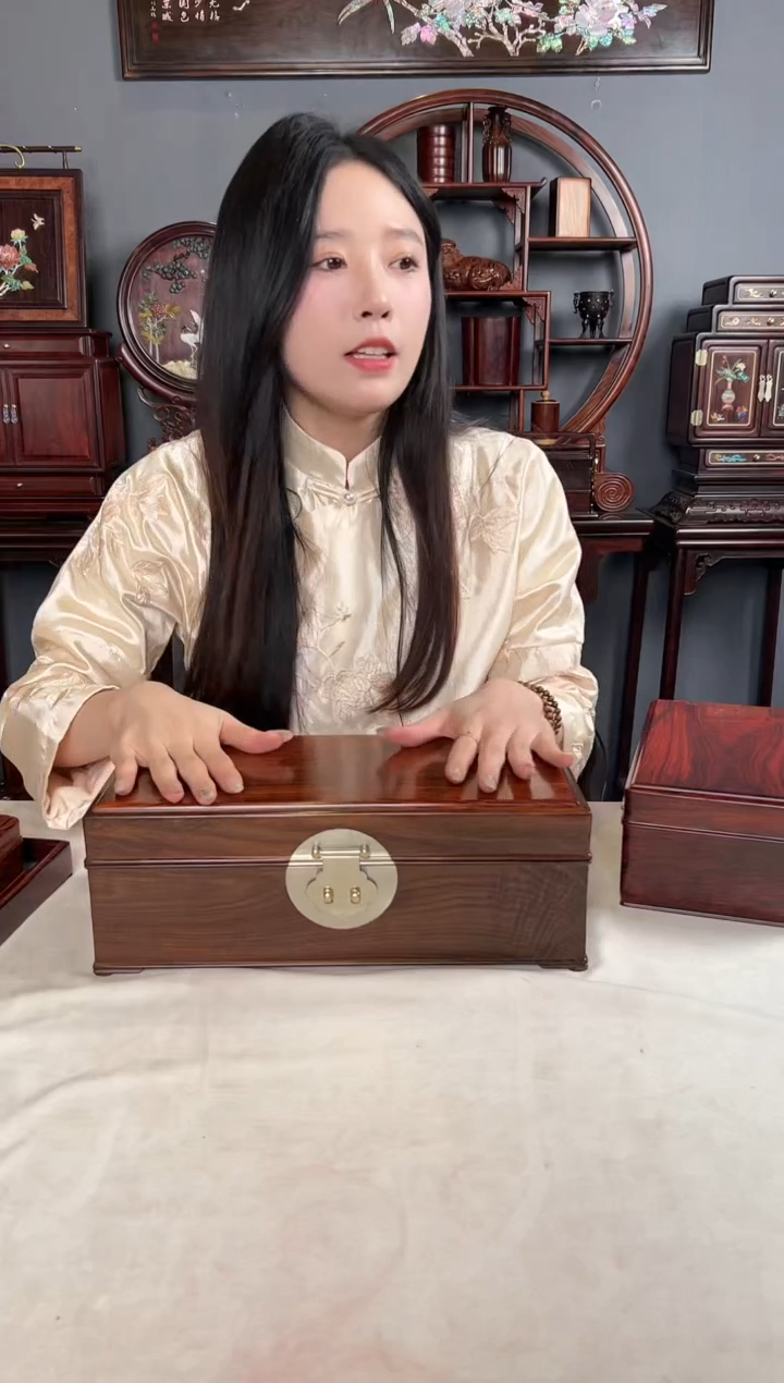 【闪购商品】红酸枝木类成套家具首饰盒