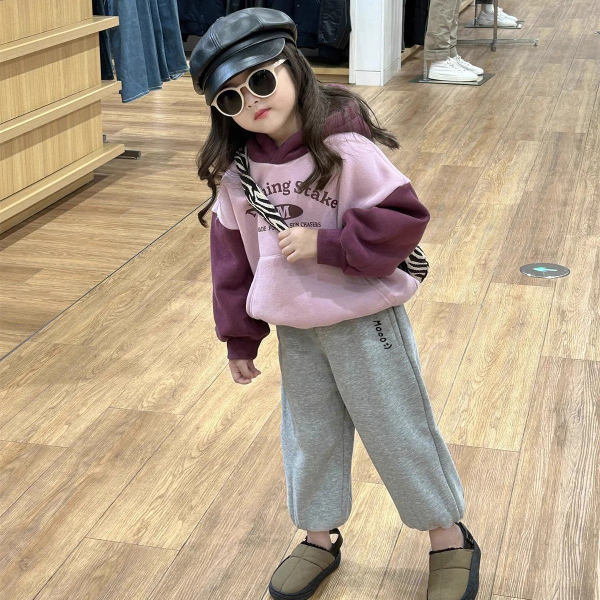 韩系套装女宝宝字母加绒连帽卫衣撞色女童加厚绒衫儿童上衣潮