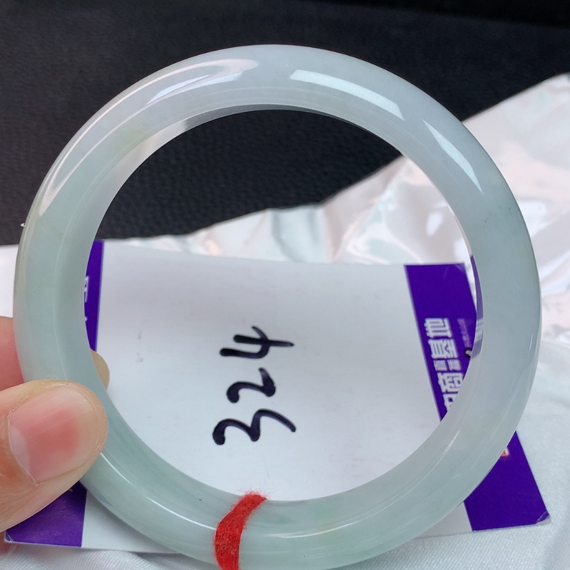【闪购商品】翡翠手镯未镶嵌63+