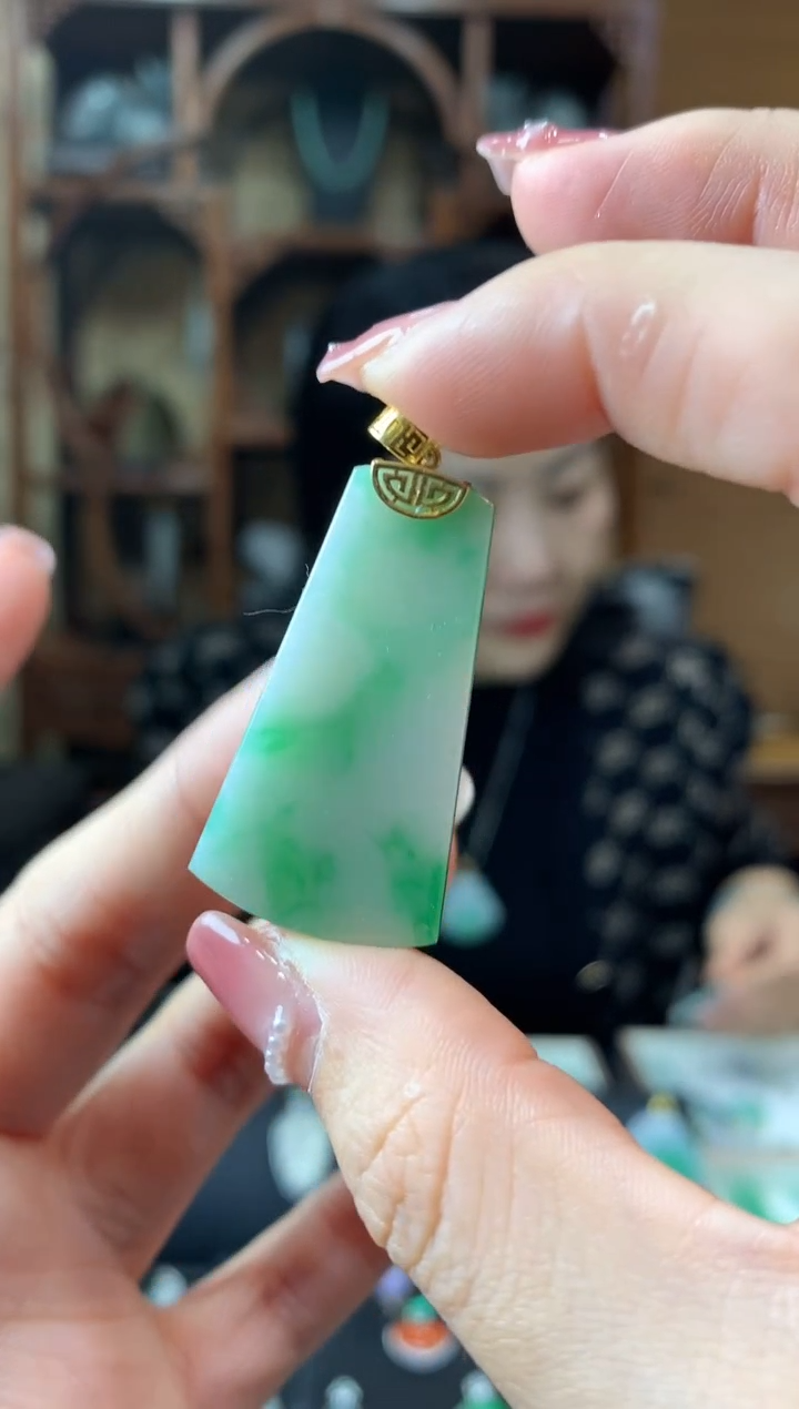 【闪购商品】翡翠颈饰18K金镶嵌挂件