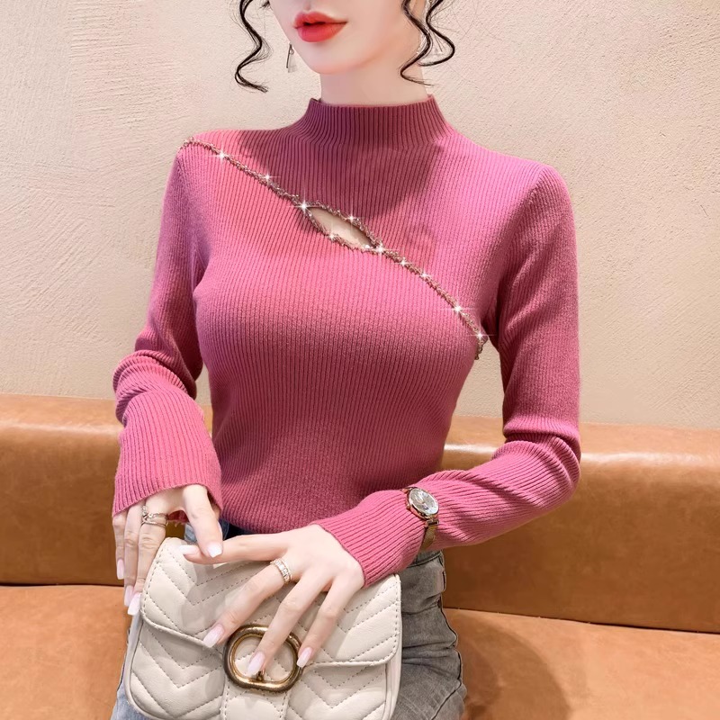 O.U.W 高级感半高领打底毛衣女秋冬款百搭显瘦钉珠镂空内搭针织衫