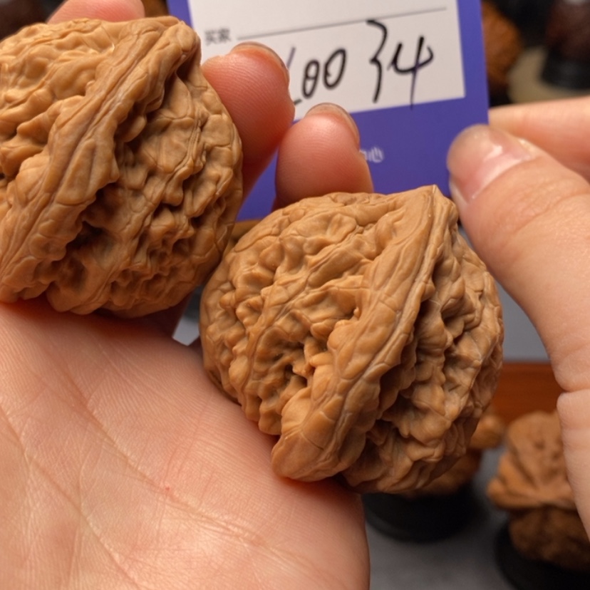 【闪购商品】文玩核桃把件思**右