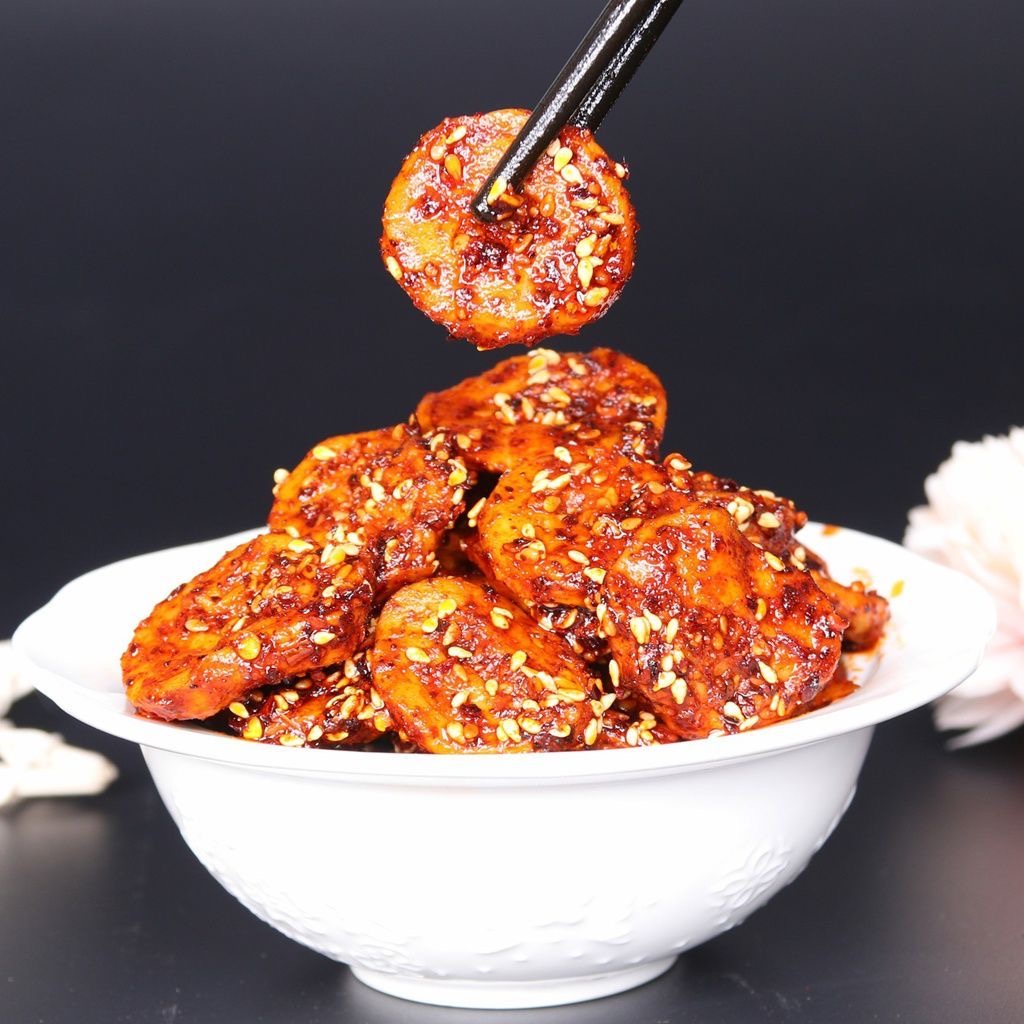 麻辣面筋圈辣条烤面筋休闲零食网红即食美食面筋圈批发