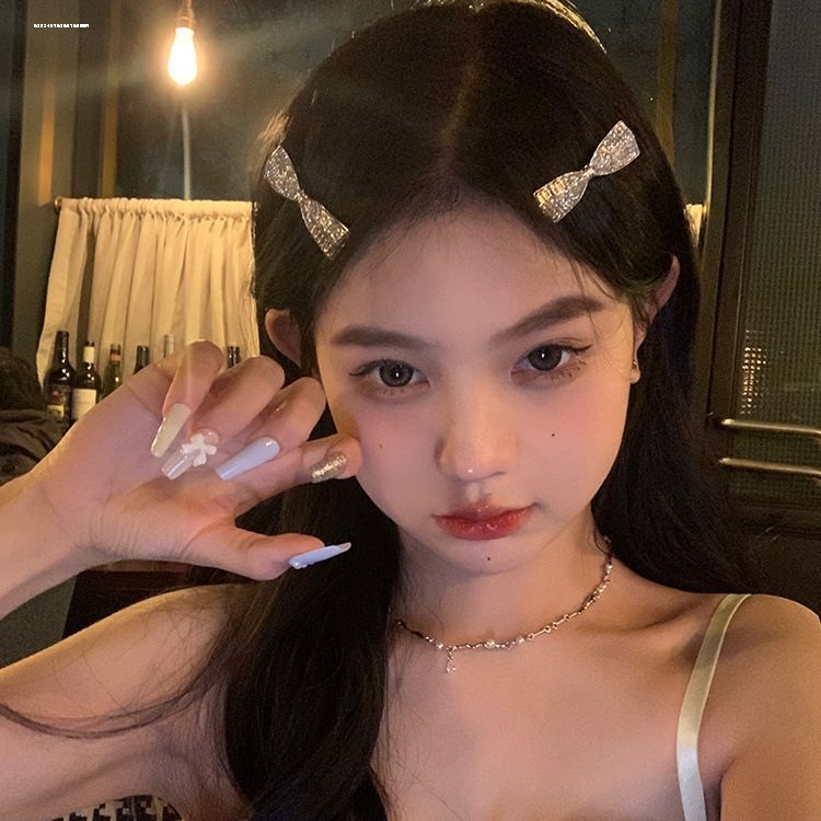 甜妹设计侧边蝴蝶结锆石发夹精致质感百搭前额显白气质发饰小众