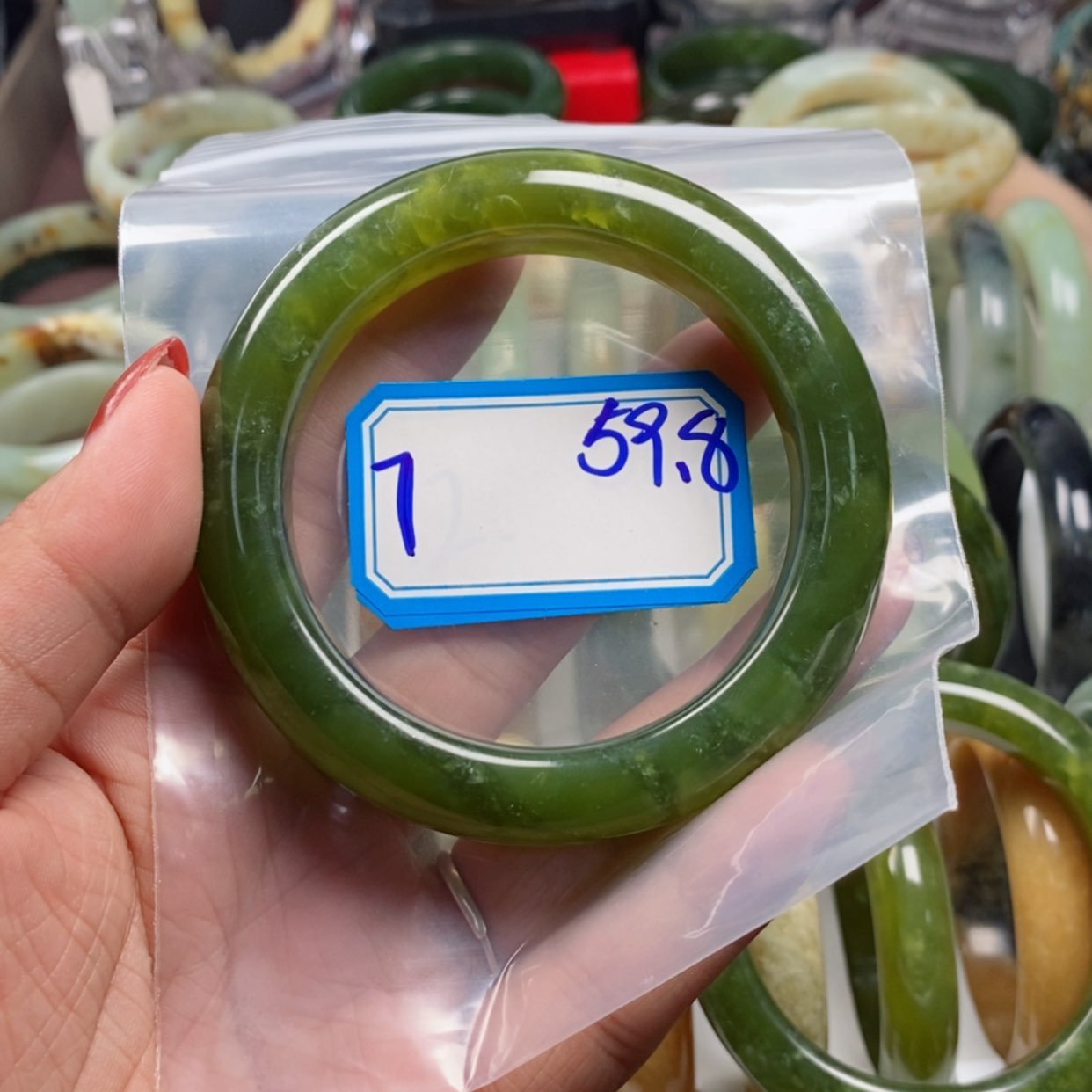 【闪购商品】蛇纹石玉手镯未镶嵌嬿