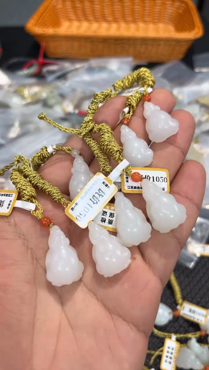 【闪购商品】和田玉吊坠未镶嵌多样性发货发其中一件