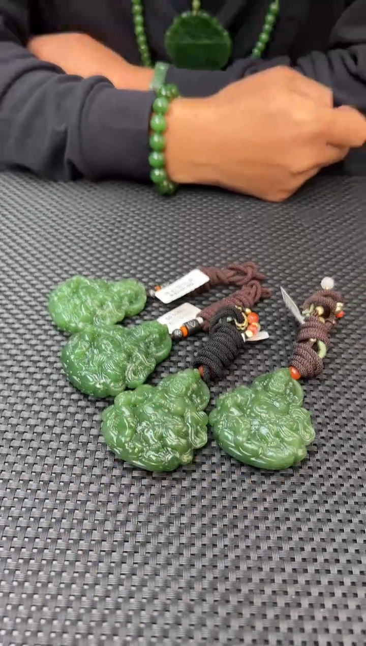 【闪购商品】和田玉颈饰未镶嵌厚装黄财神多样性拍一发一