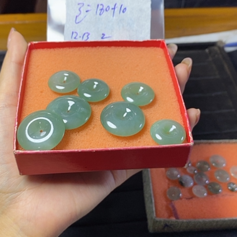 【闪购商品】定制翡翠未镶嵌果****）