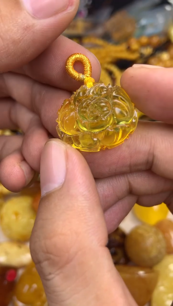 【闪购商品】蜜蜡珠宝奇石未镶嵌牡丹花随机发