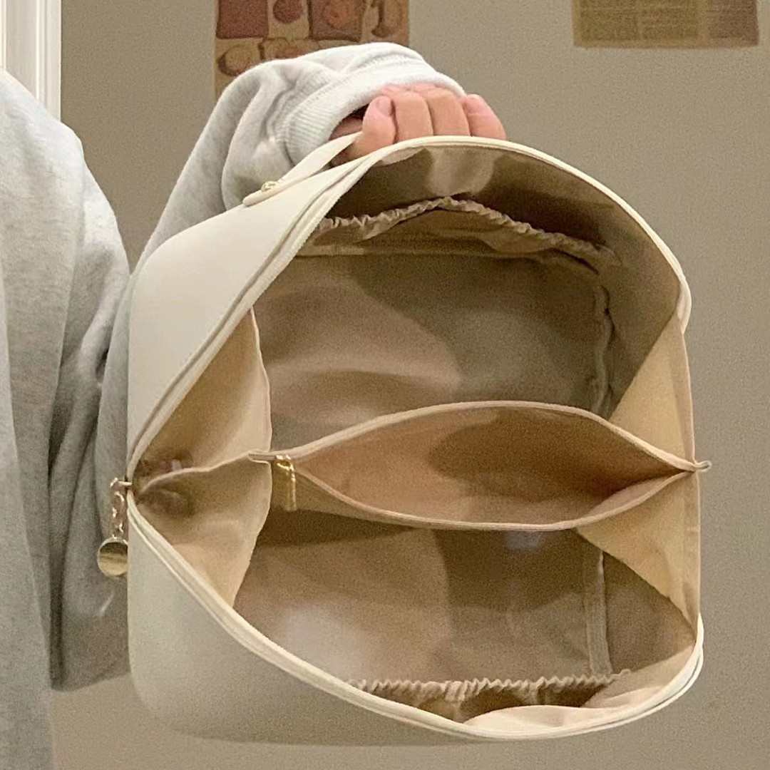 化妆包女大容量网红便携外出随身携带高级感洗漱包旅行韩版时尚包