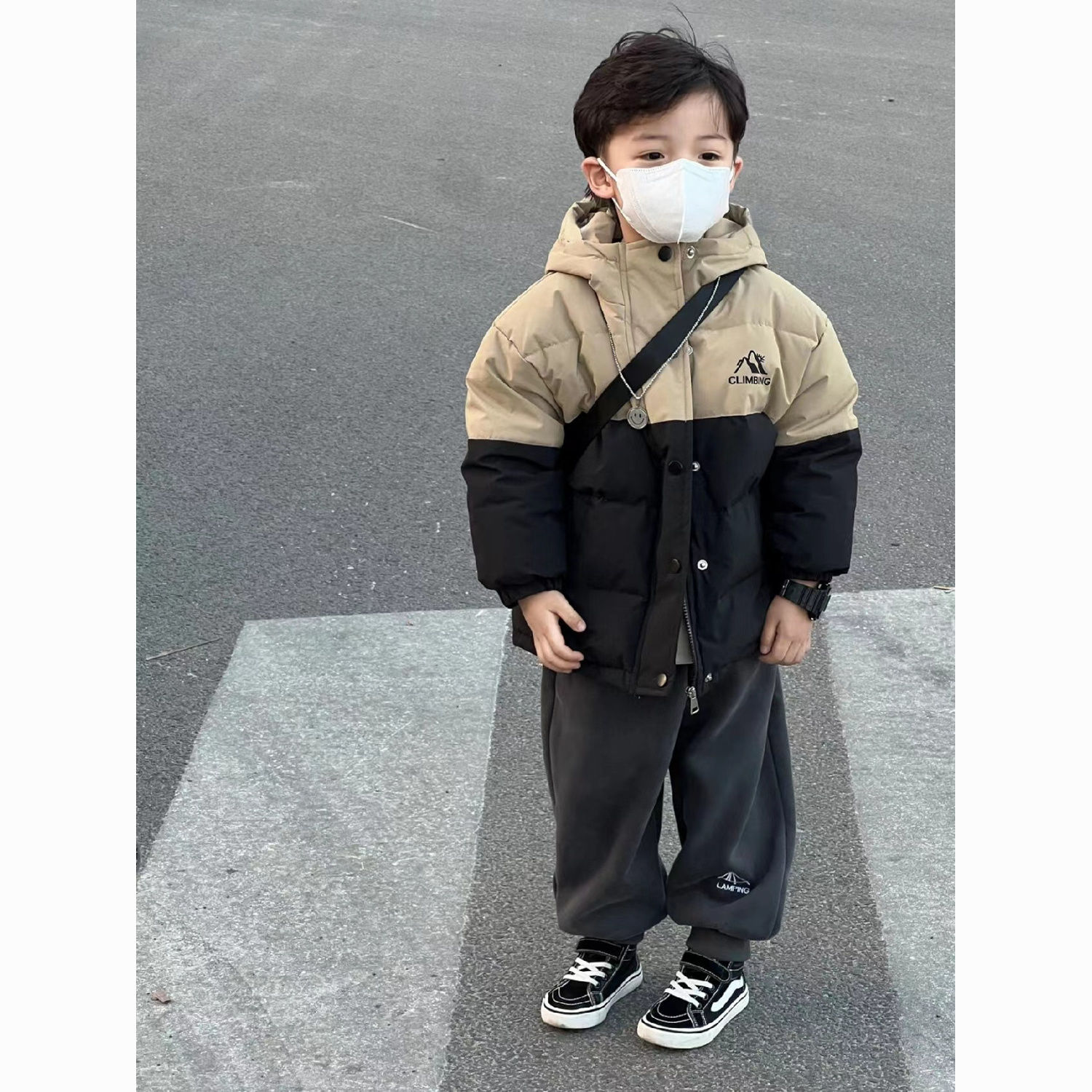 巴拉巴拉日系潮牌男童夹棉加绒冲锋衣儿童拼色加厚保暖连帽棉服外