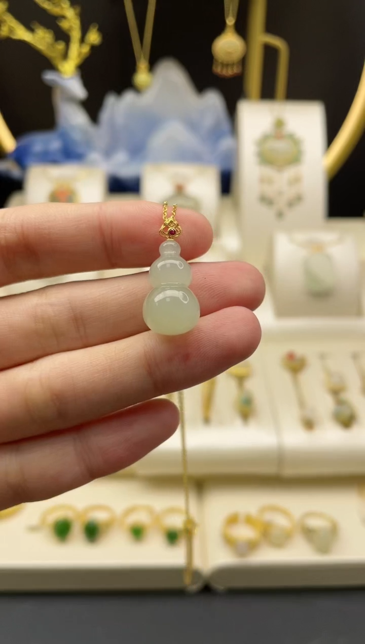 【闪购商品】和田玉吊坠18K金镶嵌和田玉葫芦吊坠